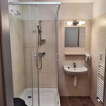 Zeleznicna ホステル ストゥパヴァ