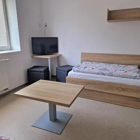 ホステル Zeleznicna ストゥパヴァ