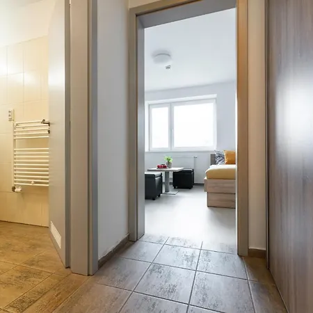 Zeleznicna * ストゥパヴァ